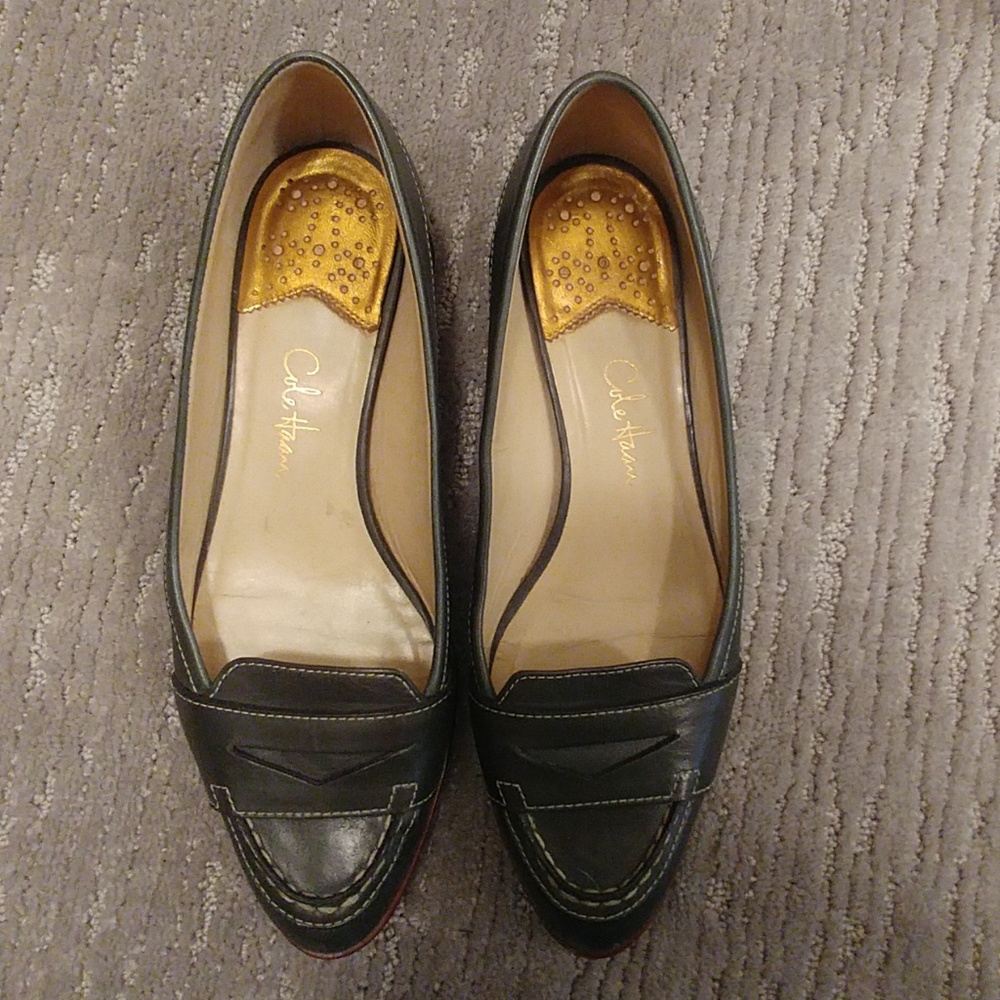 Cole Has Nike Air leather shoes.